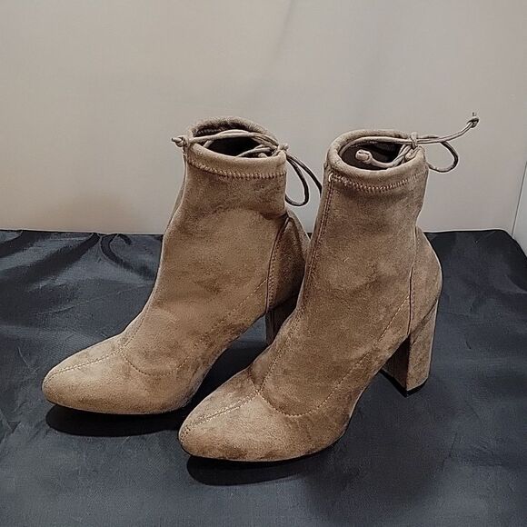 BAMBOO CHUNKY HEEL POINTED TOE WOMEN"S BOOTIE - Picture 10 of 15